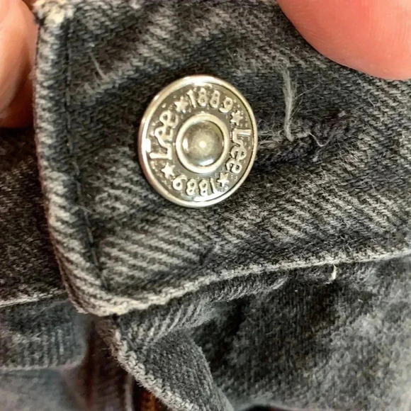 Vintage Lee reworked hand embroidered black denim jean cut off high waist shorts - Picture 8 of 13